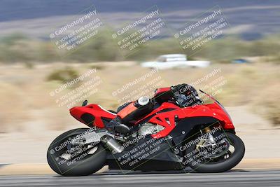 media/Nov-16-2025-Race Pace (Sun) [[8c5fa54630]]/Verified Riders/7-Turn 4 (1155am)/